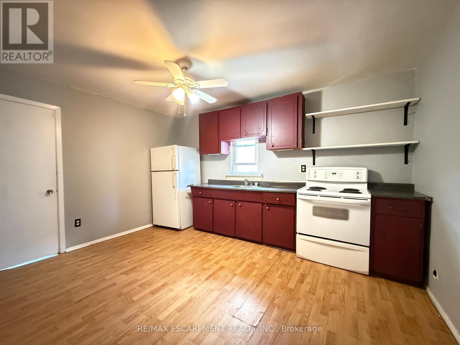317 Brunswick Street, Hamilton, Ontario  L8H 6R8 - Photo 5 - X12441676