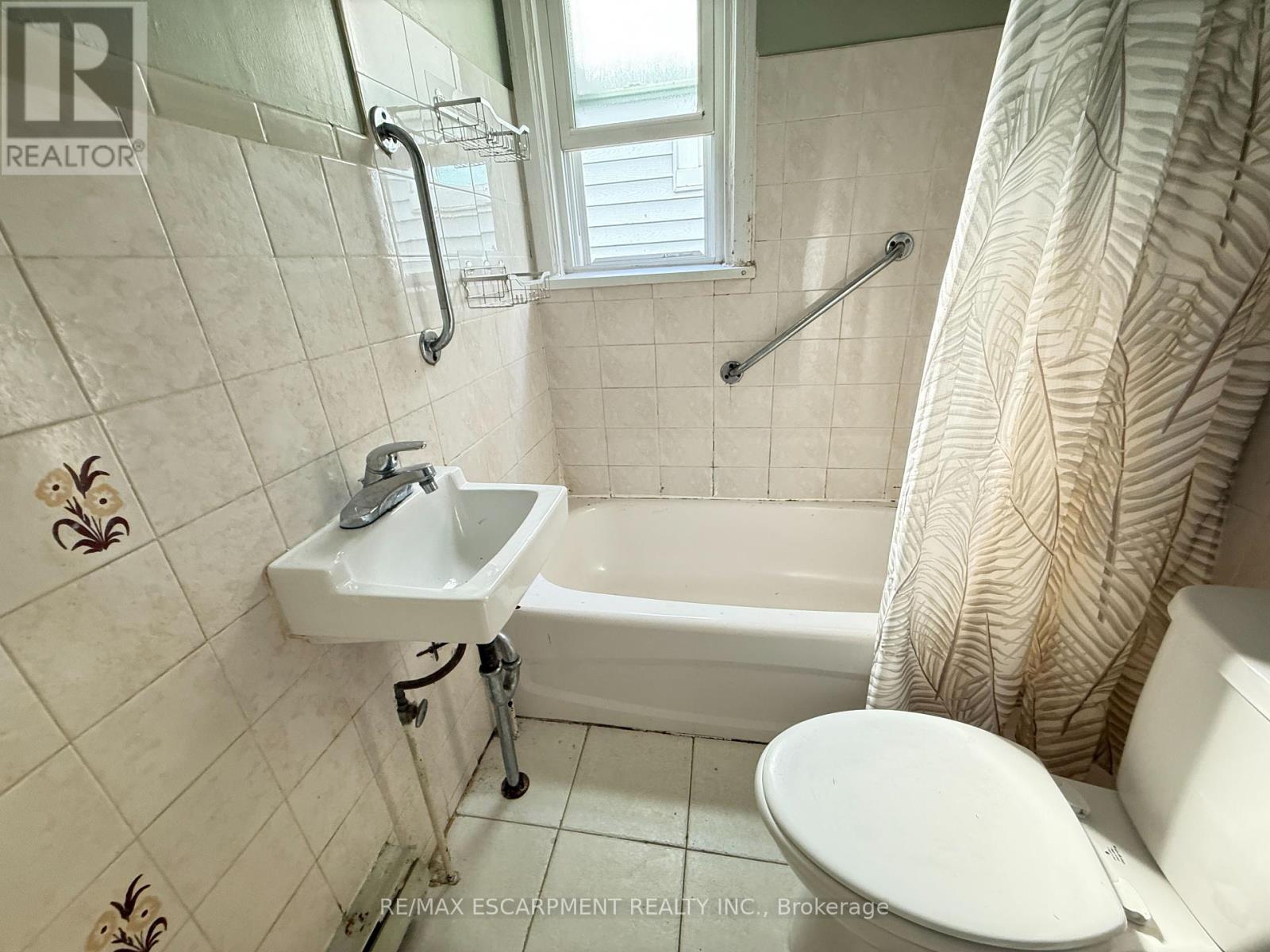 317 Brunswick Street, Hamilton, Ontario  L8H 6R8 - Photo 8 - X12441676