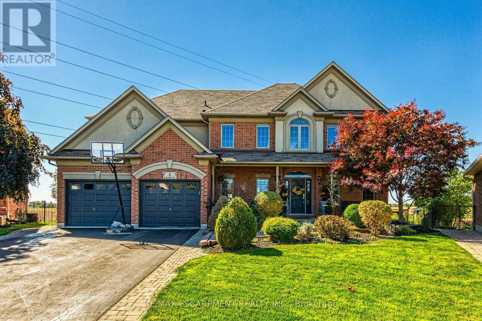 8 Blackburn Court, Haldimand, Ontario  N3W 2N9 - Photo 1 - X12441687