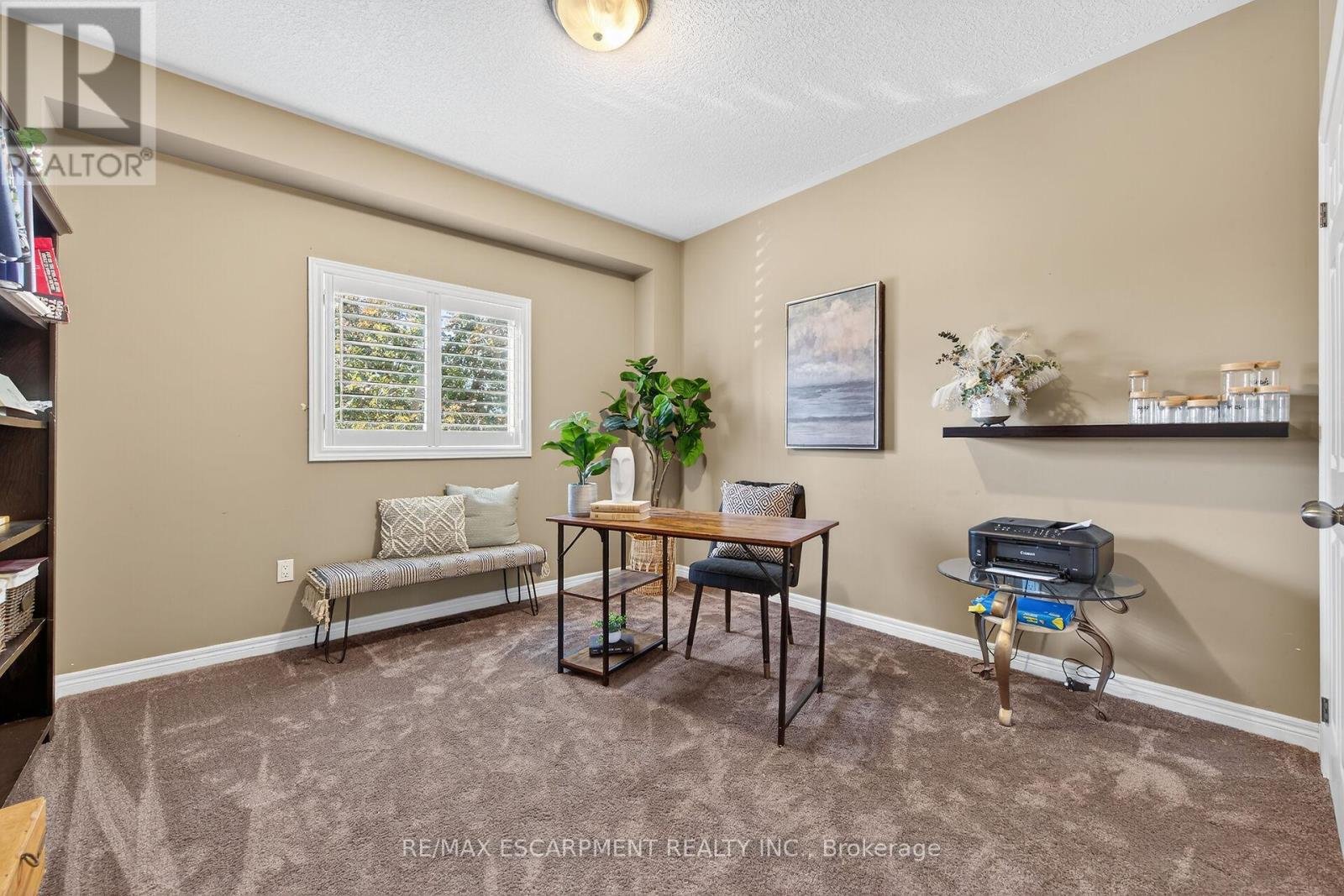 8 Blackburn Court, Haldimand, Ontario  N3W 2N9 - Photo 22 - X12441687
