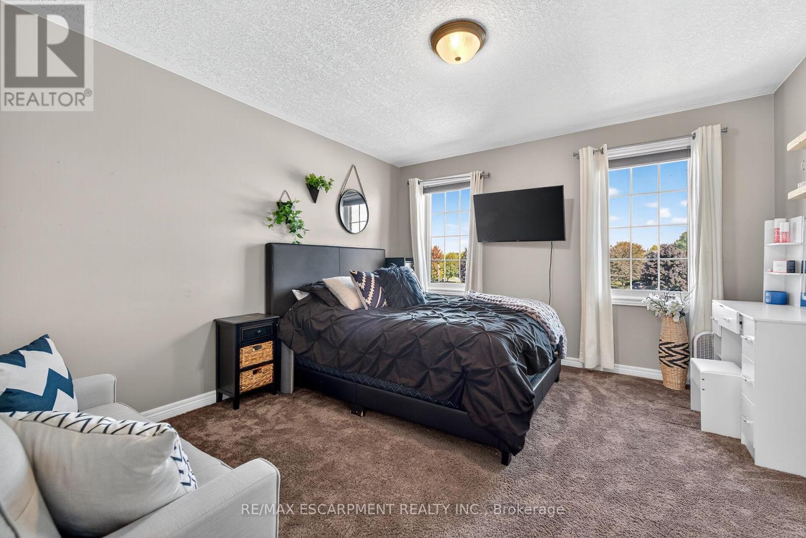 8 Blackburn Court, Haldimand, Ontario  N3W 2N9 - Photo 30 - X12441687