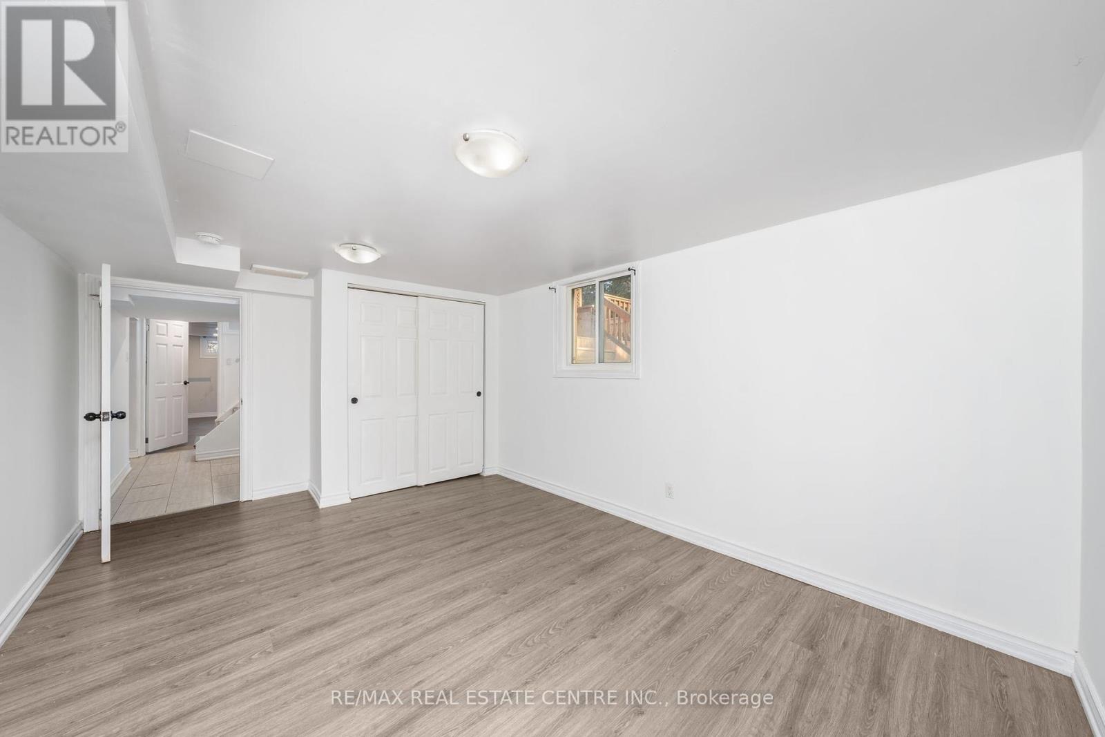 601 Hollywood Place, Sarnia, Ontario  N7V 2J1 - Photo 12 - X12441697