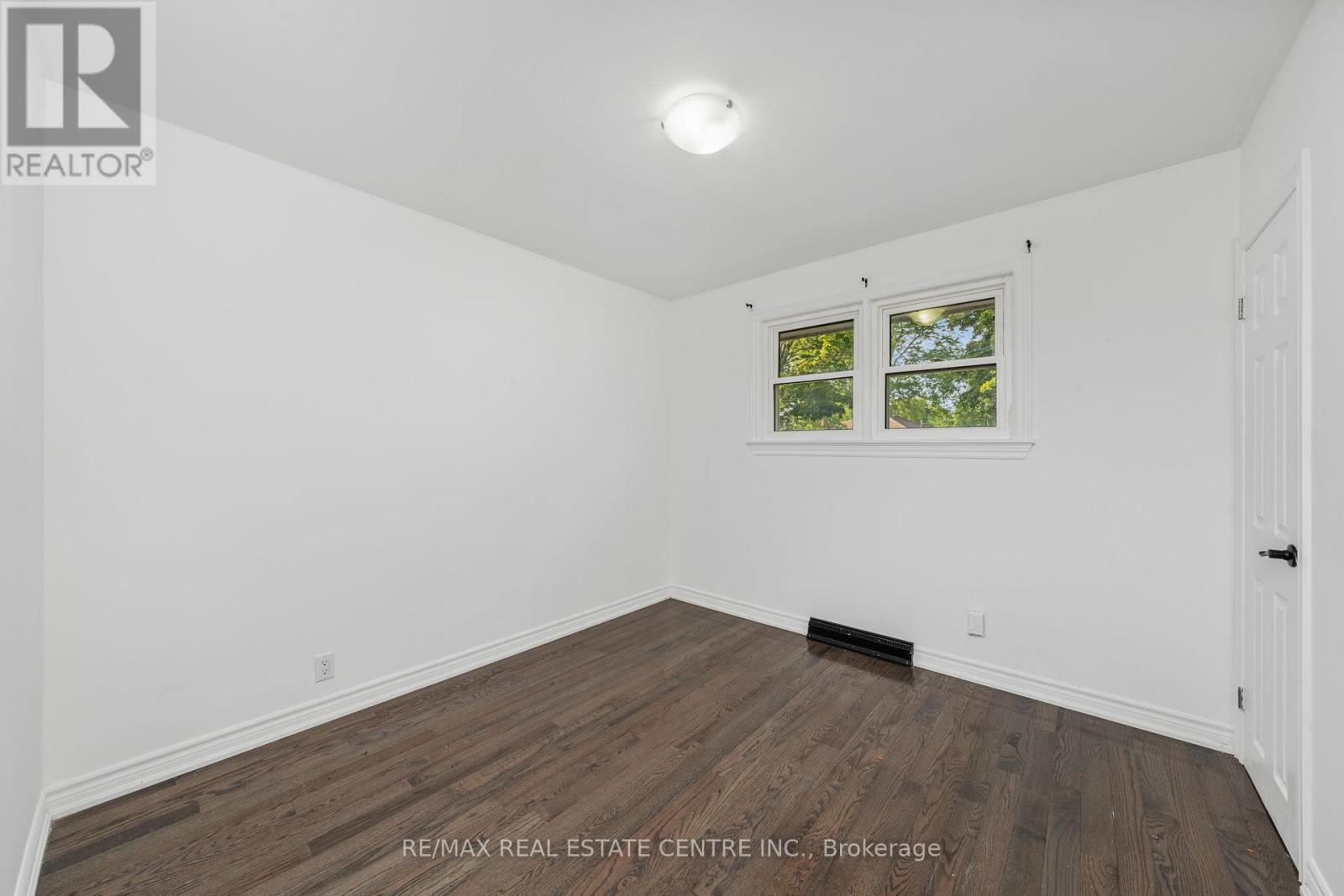 601 Hollywood Place, Sarnia, Ontario  N7V 2J1 - Photo 20 - X12441697