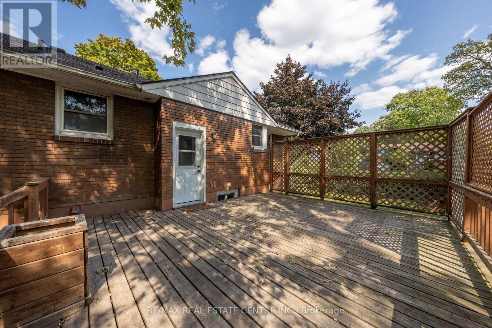 601 Hollywood Place, Sarnia, Ontario  N7V 2J1 - Photo 38 - X12441697