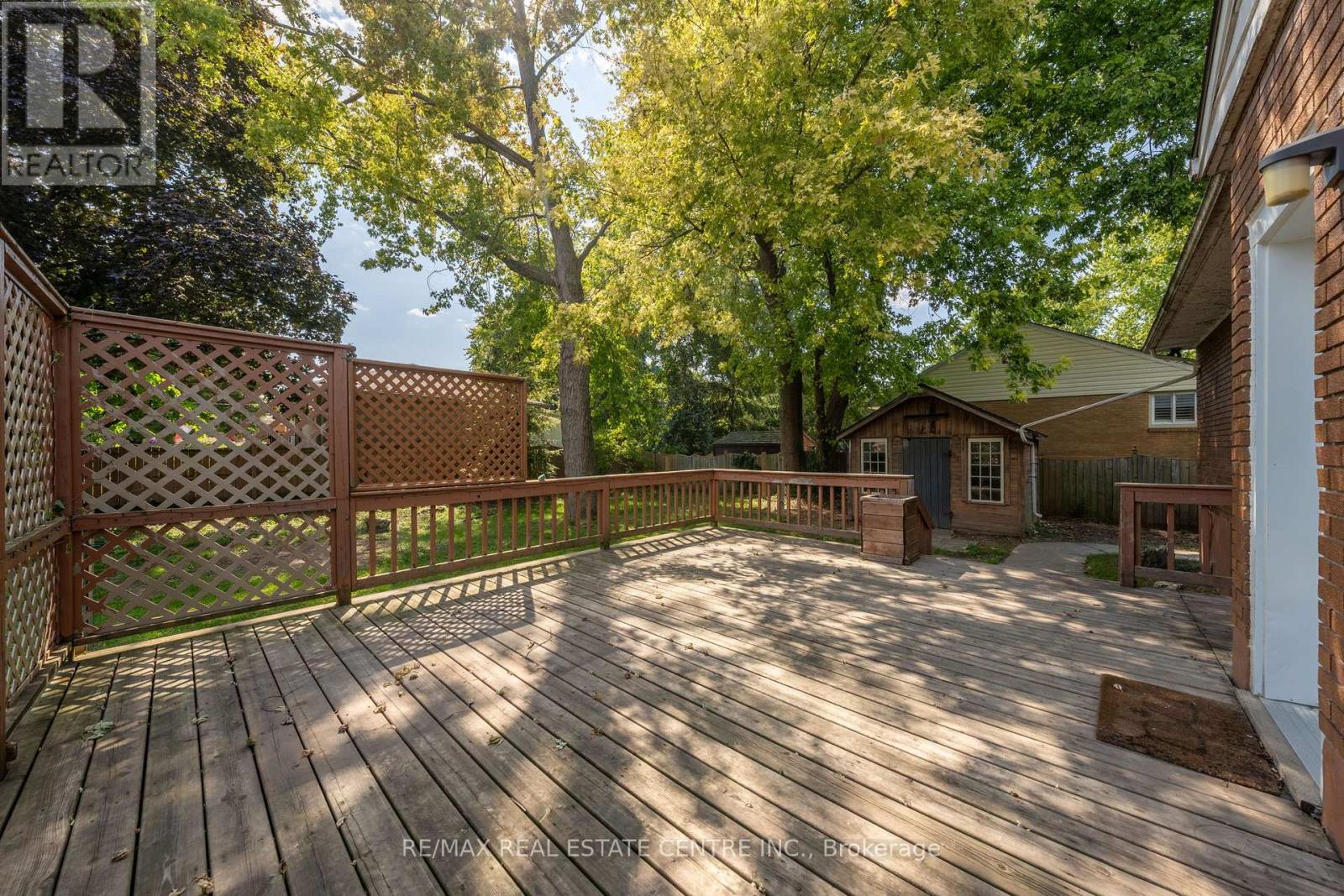 601 Hollywood Place, Sarnia, Ontario  N7V 2J1 - Photo 39 - X12441697
