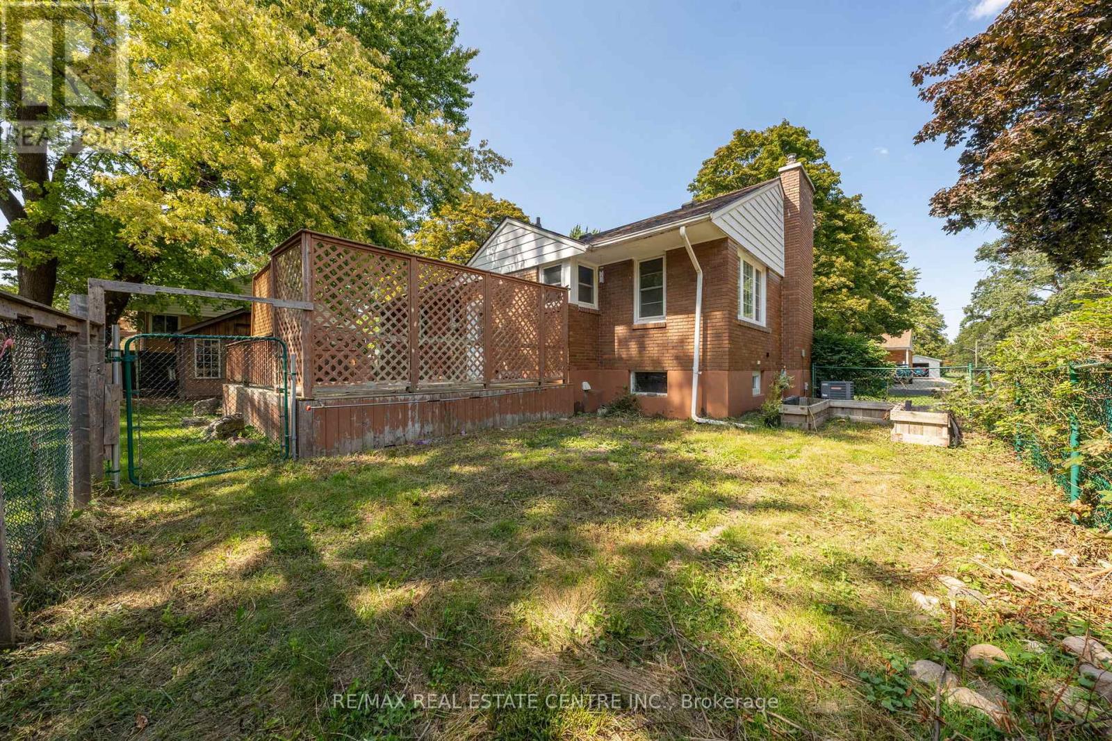 601 Hollywood Place, Sarnia, Ontario  N7V 2J1 - Photo 43 - X12441697