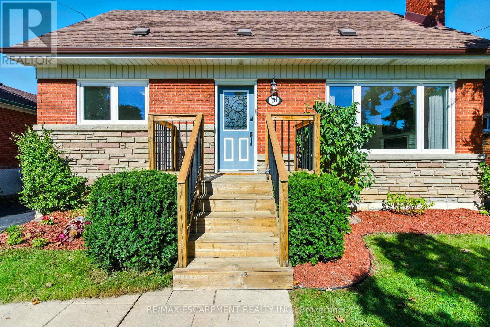 139 Toby Crescent, Hamilton (Huntington), Ontario  L8T 2N9 - Photo 1 - X12441700