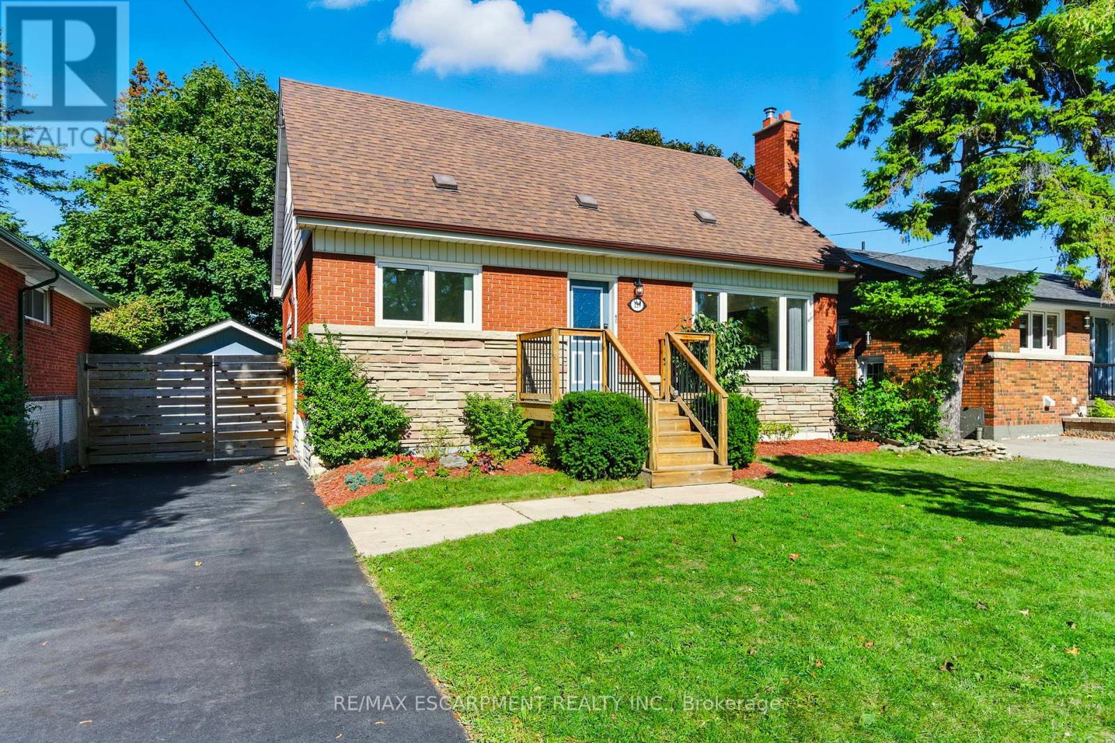 139 Toby Crescent, Hamilton (Huntington), Ontario  L8T 2N9 - Photo 3 - X12441700