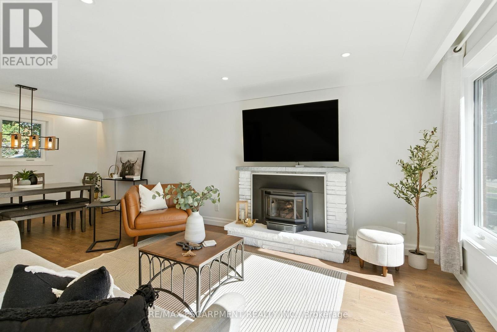 139 Toby Crescent, Hamilton (Huntington), Ontario  L8T 2N9 - Photo 5 - X12441700