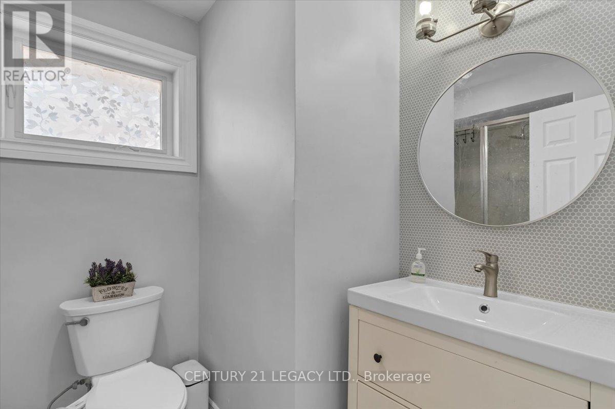 54 Beland Avenue S, Hamilton, Ontario  L8H 1B8 - Photo 11 - X12441707