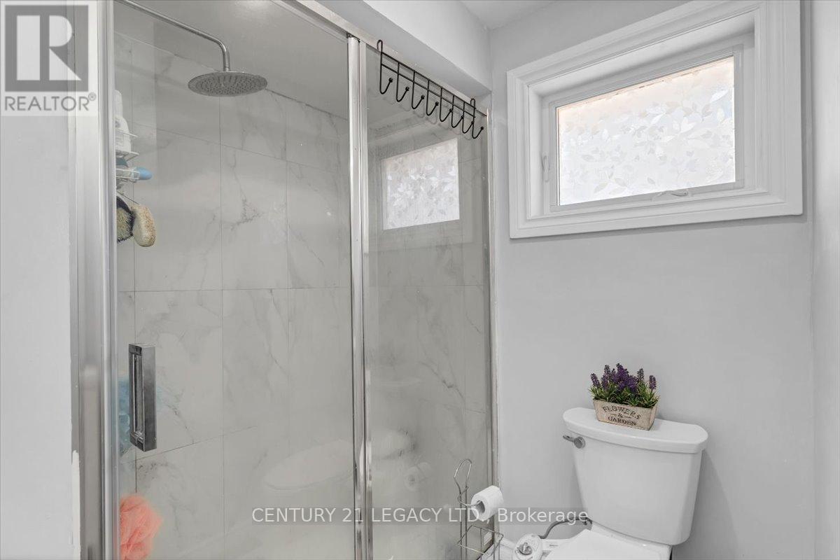 54 Beland Avenue S, Hamilton, Ontario  L8H 1B8 - Photo 12 - X12441707