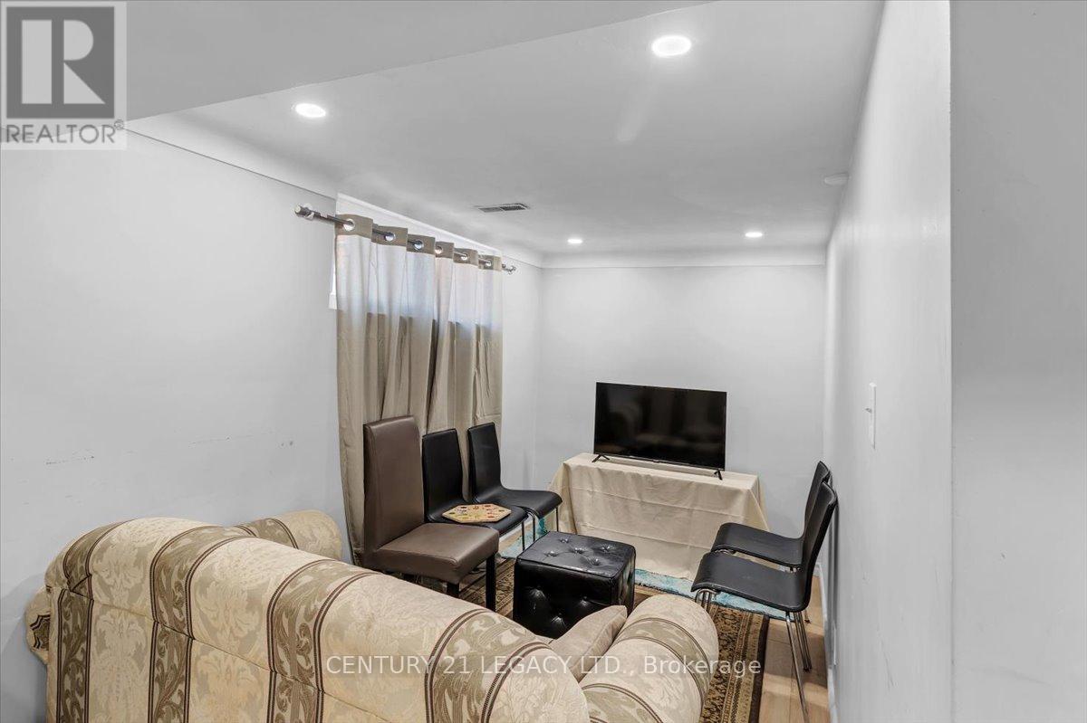 54 Beland Avenue S, Hamilton, Ontario  L8H 1B8 - Photo 18 - X12441707