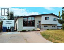 5039 4 Street W, Claresholm, Ca