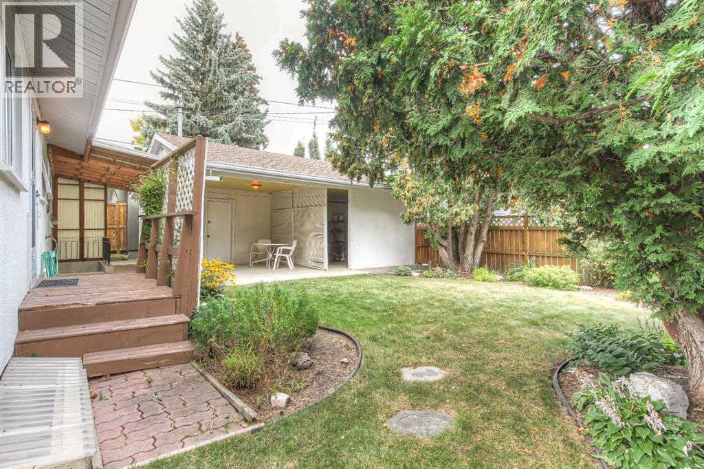 82 Wedgewood Drive Sw, Calgary, Alberta  T3C 3G6 - Photo 17 - A2261667