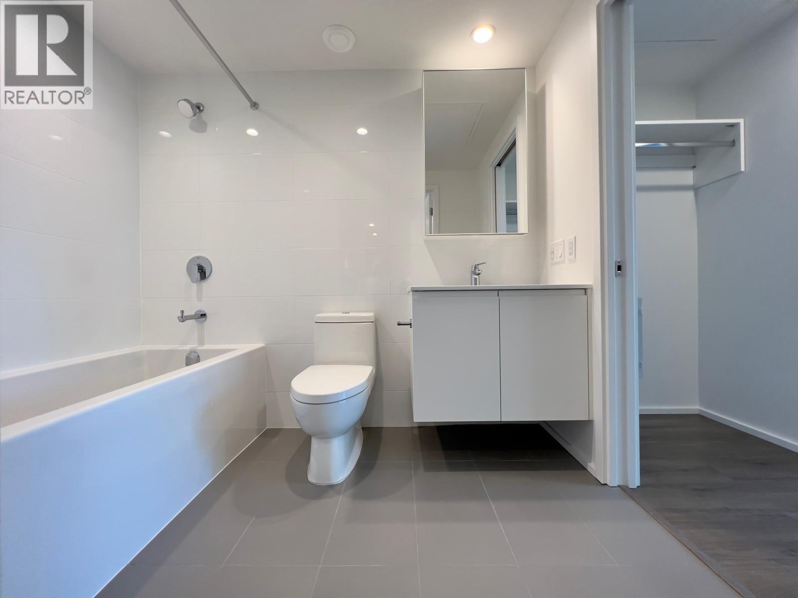 304 3809 Evergreen Place, Burnaby, British Columbia  V3J 0M1 - Photo 2 - R3054825