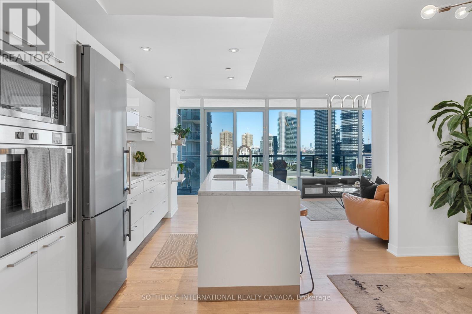 1608 - 88 Park Lawn Road, Toronto (Mimico), Ontario  M8Y 0B5 - Photo 3 - W12441139