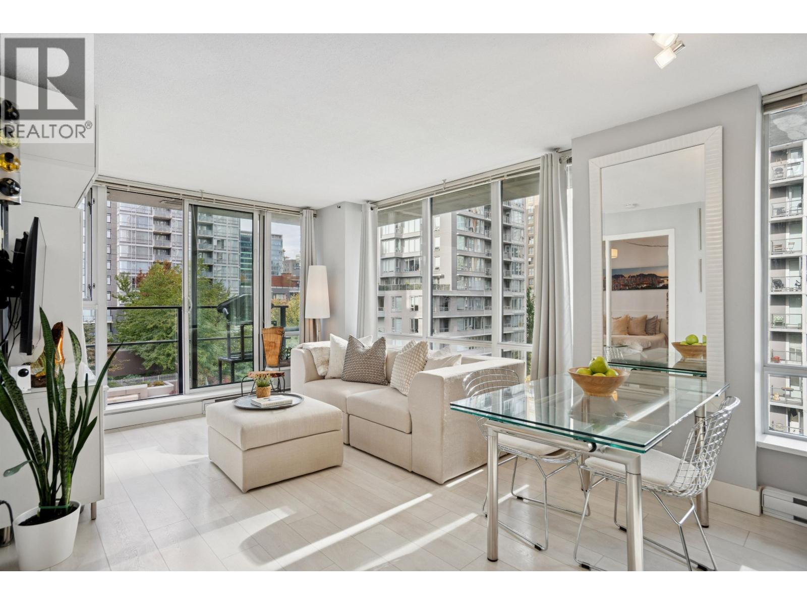 811 1088 Richards Street, Vancouver, British Columbia  V6B 0J8 - Photo 2 - R3054889