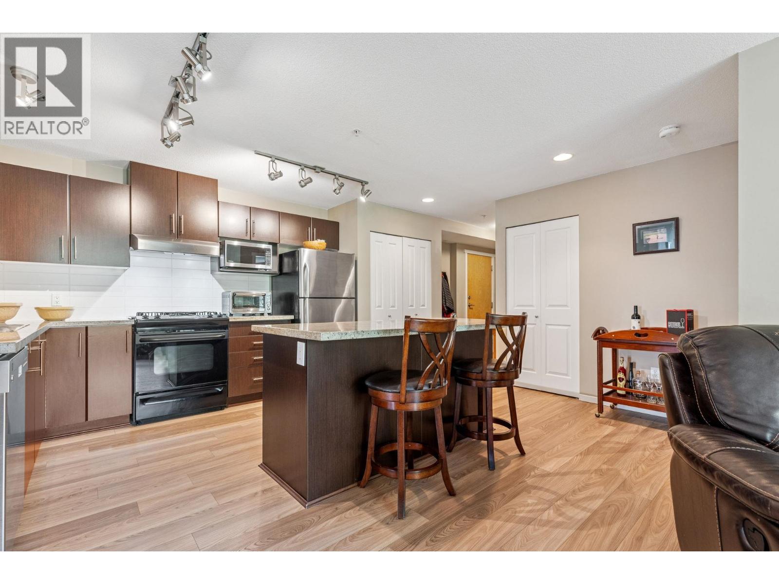 212 600 Klahanie Drive, Port Moody, British Columbia  V3H 5L2 - Photo 6 - R3054901
