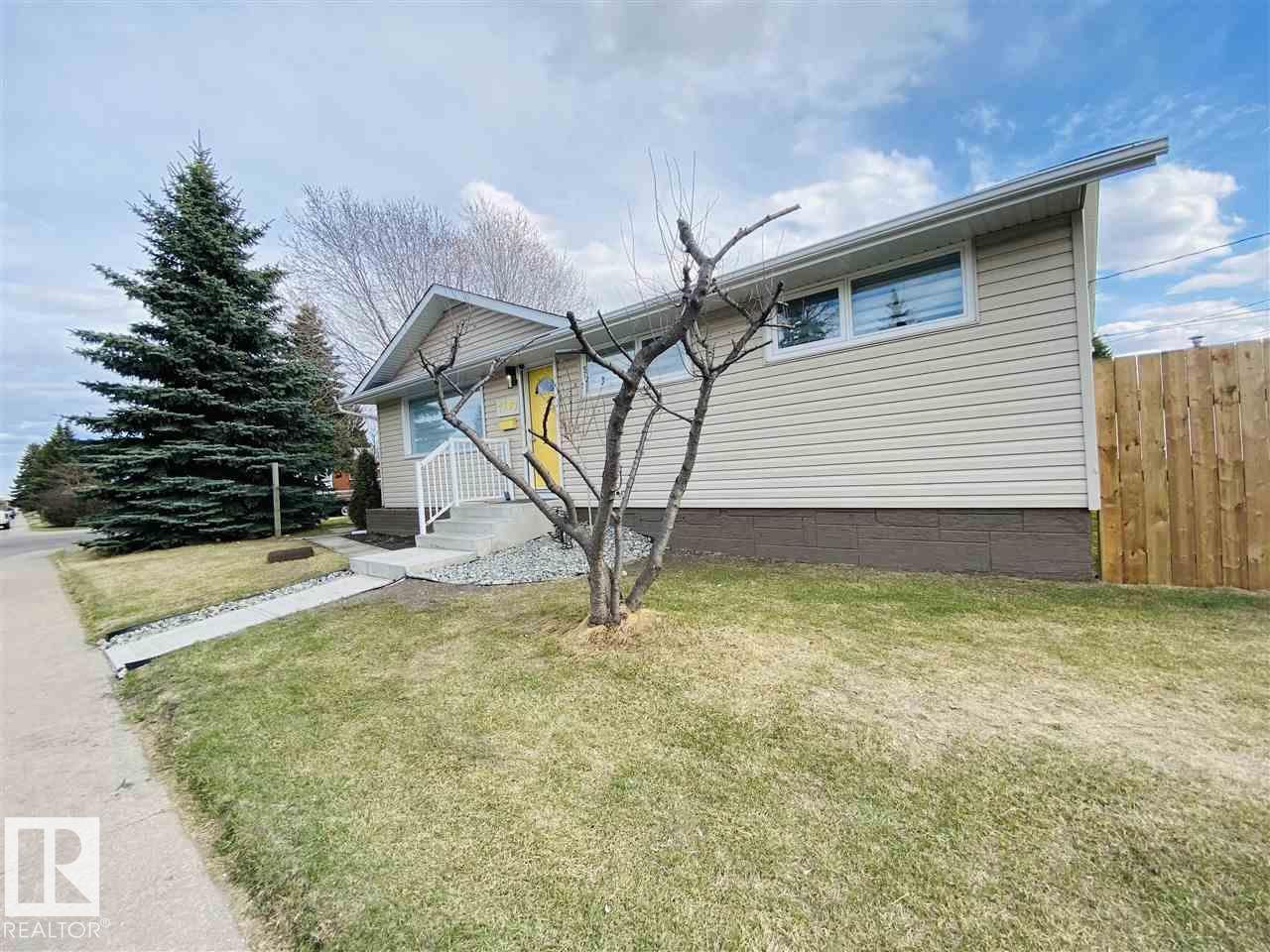 7303 90 Av Nw, Edmonton, Alberta  T6B 0P6 - Photo 3 - E4460549