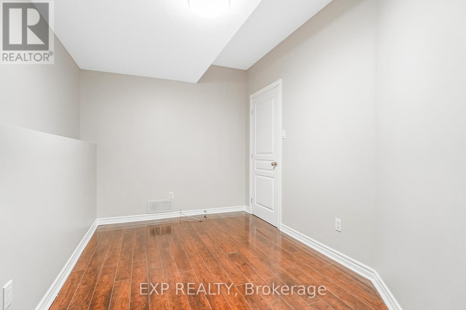 5 - 20 Edenvale Drive, Ottawa, Ontario  K2K 3L4 - Photo 31 - X12441204
