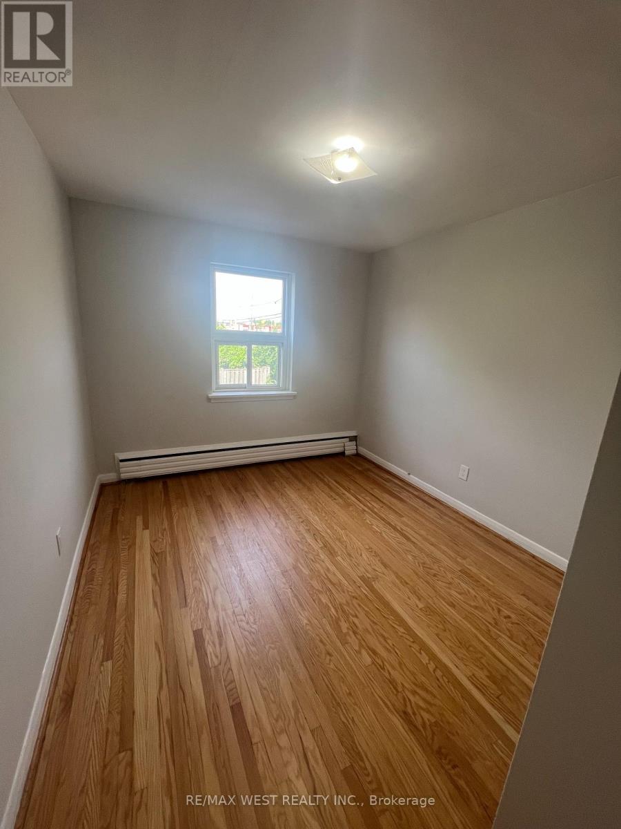 2 - 251 Pannahill Road, Toronto, Ontario  M3H 4N9 - Photo 5 - C12441724