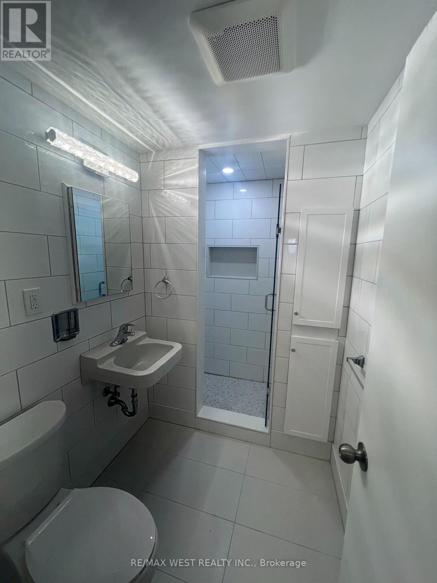 2 - 251 Pannahill Road, Toronto, Ontario  M3H 4N9 - Photo 9 - C12441724