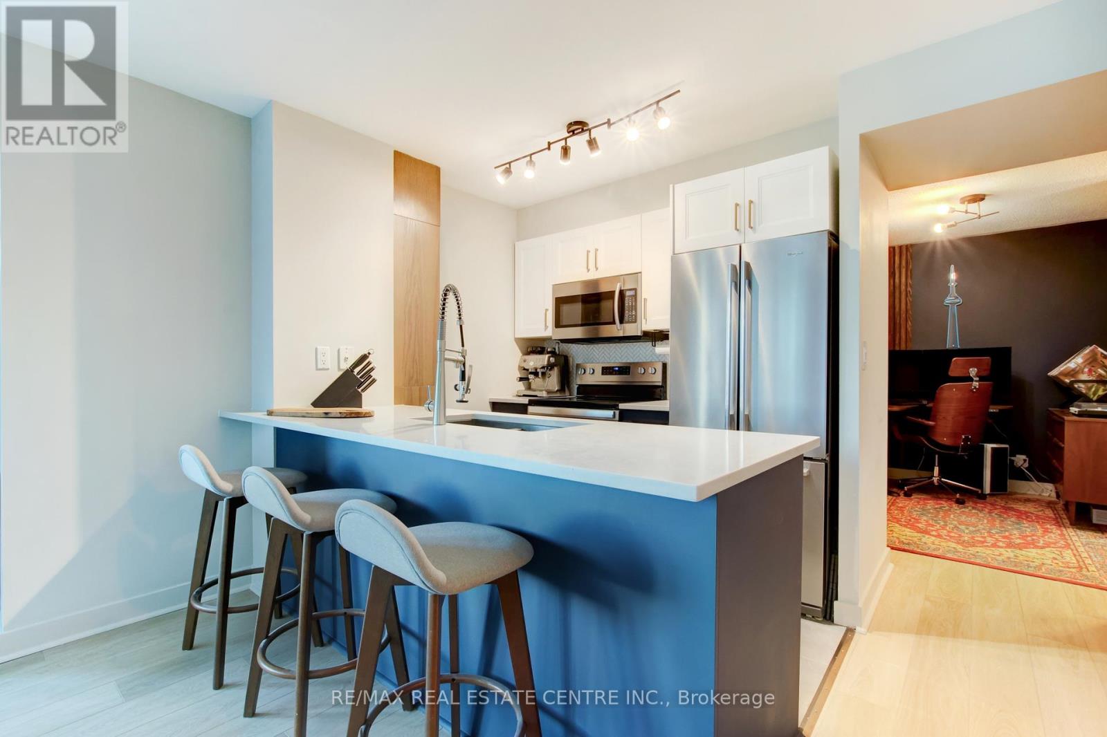 1010 - 397 Front Street W, Toronto (Waterfront Communities), Ontario  M5V 3S1 - Photo 10 - C12441728