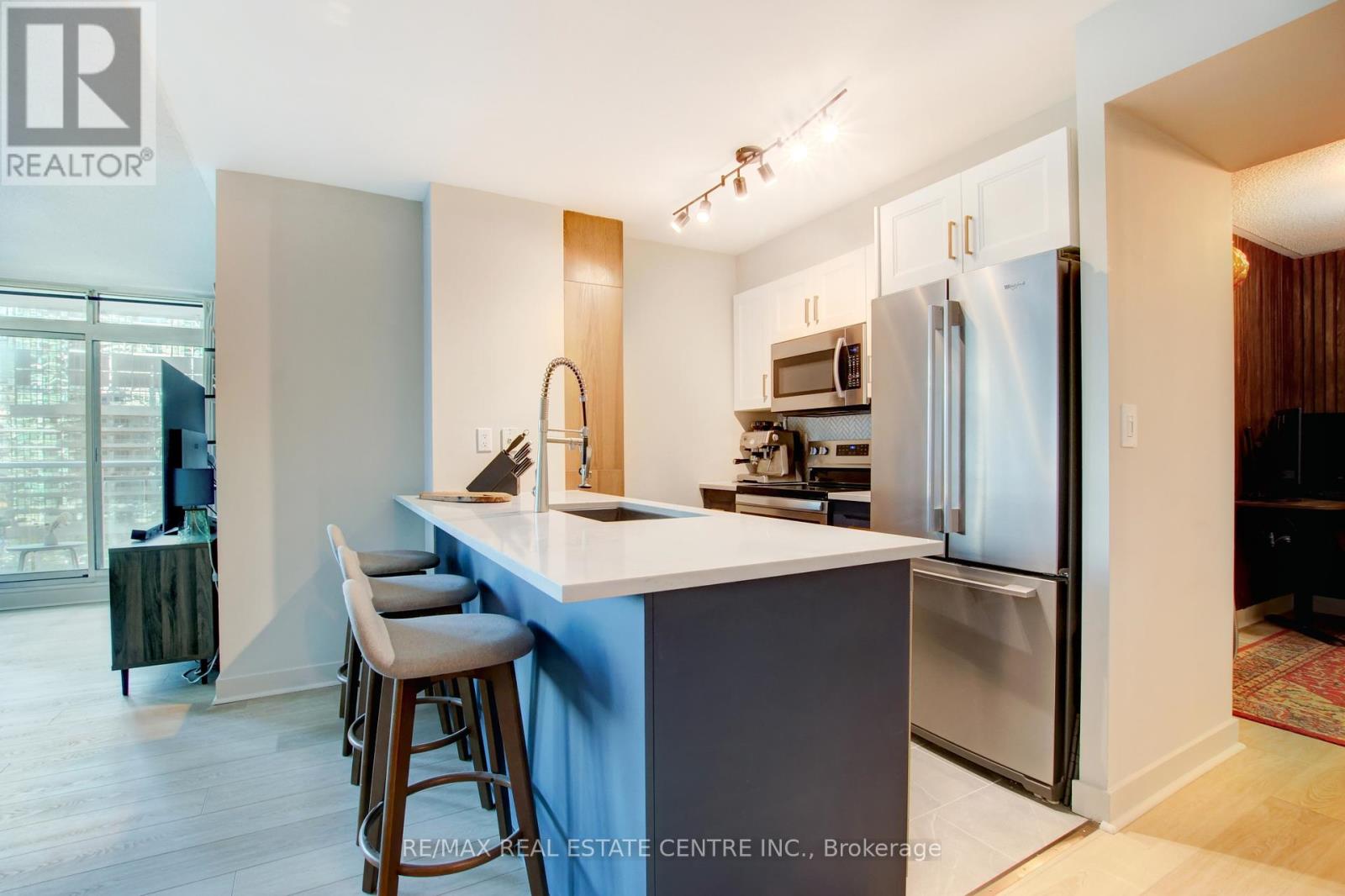 1010 - 397 Front Street W, Toronto (Waterfront Communities), Ontario  M5V 3S1 - Photo 14 - C12441728