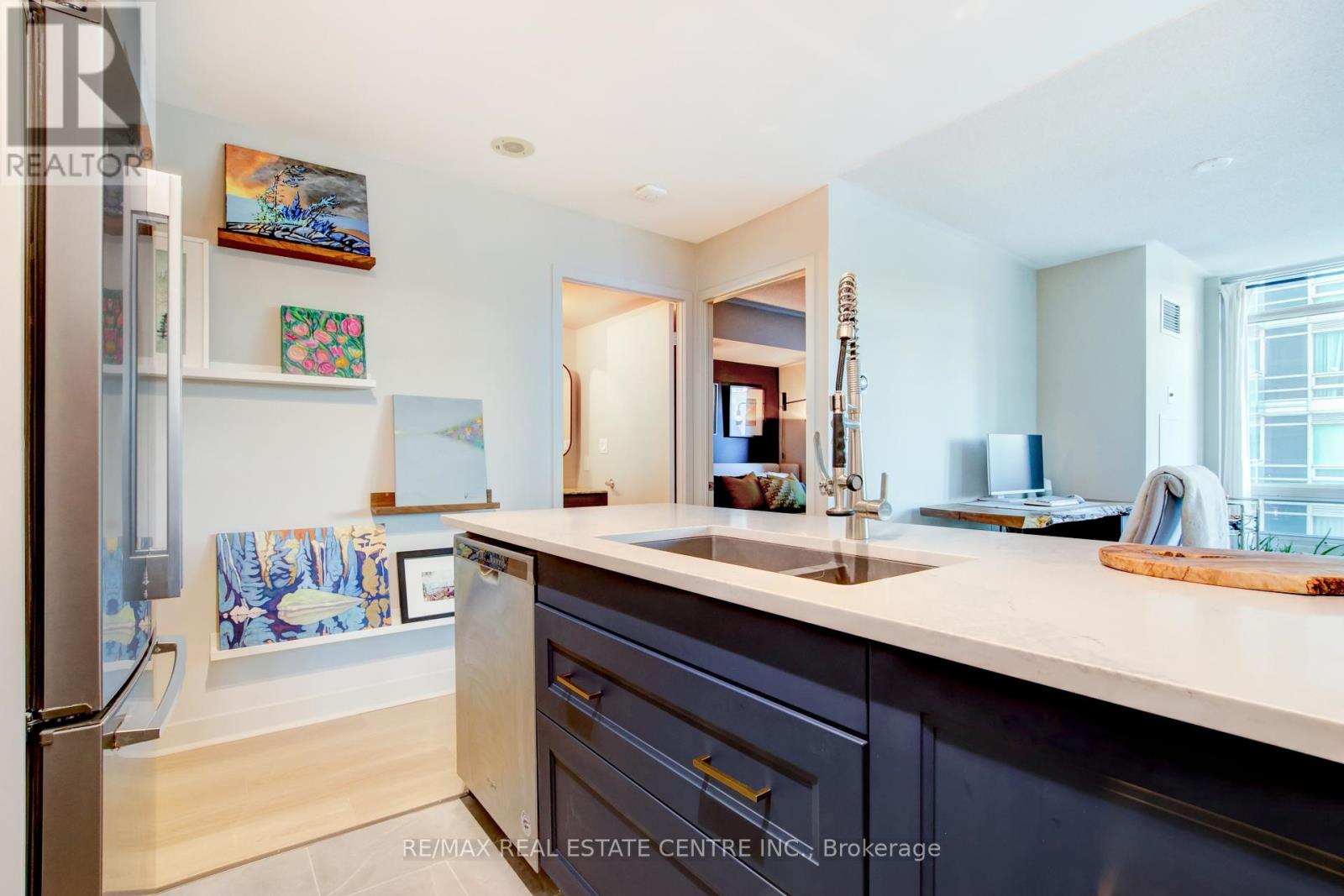 1010 - 397 Front Street W, Toronto (Waterfront Communities), Ontario  M5V 3S1 - Photo 16 - C12441728