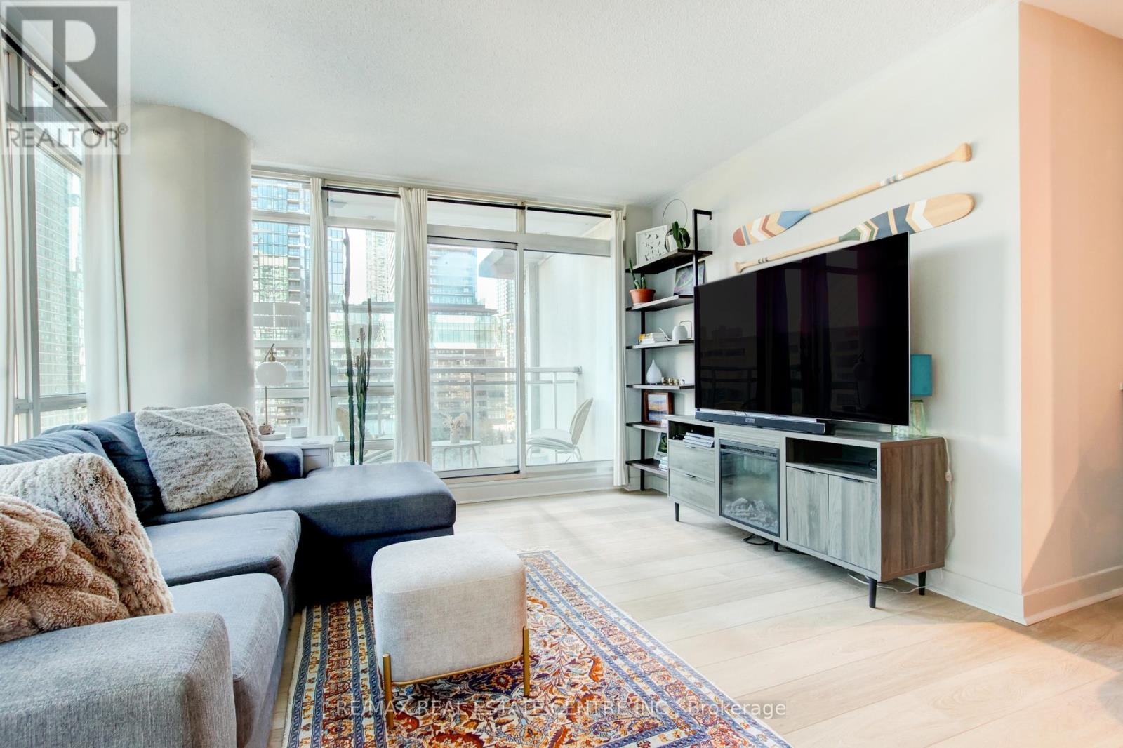 1010 - 397 Front Street W, Toronto (Waterfront Communities), Ontario  M5V 3S1 - Photo 19 - C12441728