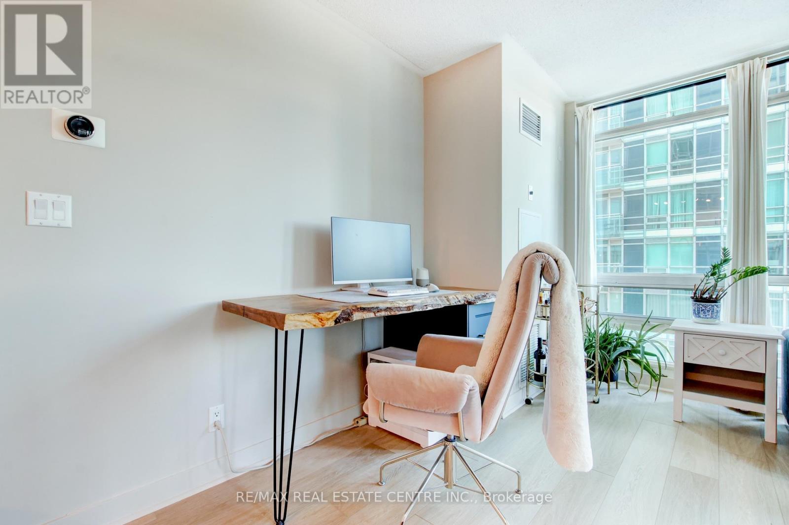 1010 - 397 Front Street W, Toronto (Waterfront Communities), Ontario  M5V 3S1 - Photo 22 - C12441728