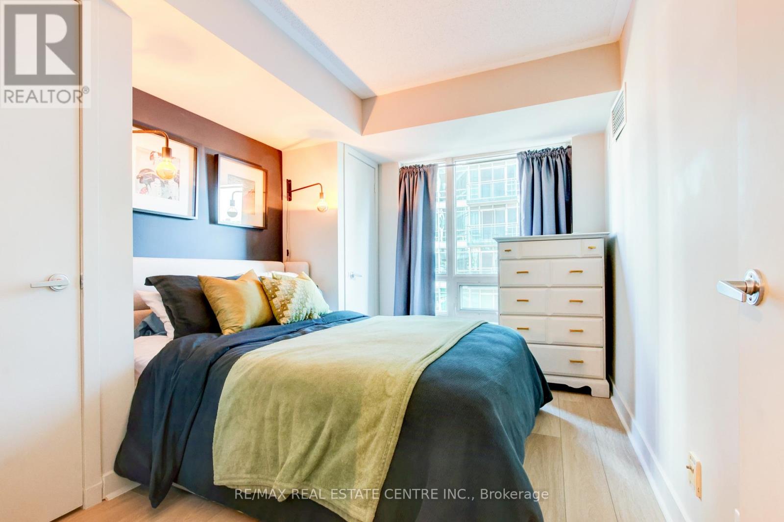 1010 - 397 Front Street W, Toronto (Waterfront Communities), Ontario  M5V 3S1 - Photo 25 - C12441728