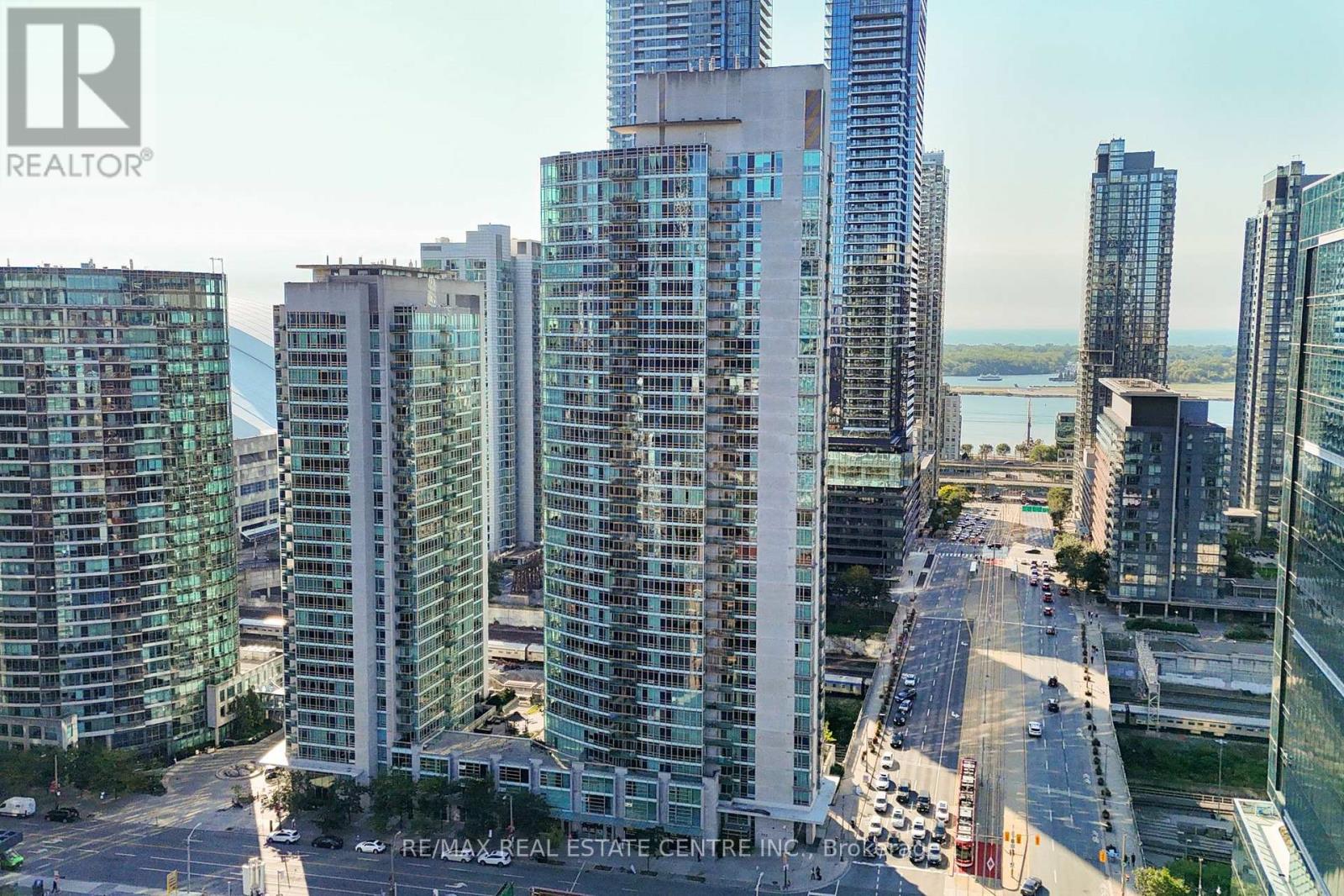 1010 - 397 Front Street W, Toronto (Waterfront Communities), Ontario  M5V 3S1 - Photo 3 - C12441728
