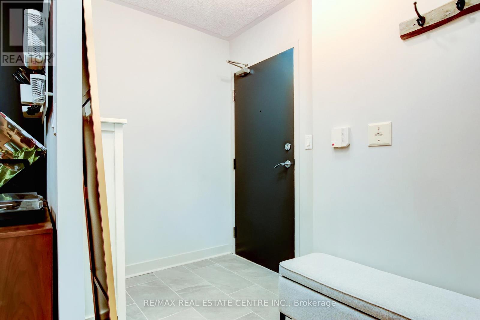 1010 - 397 Front Street W, Toronto (Waterfront Communities), Ontario  M5V 3S1 - Photo 6 - C12441728