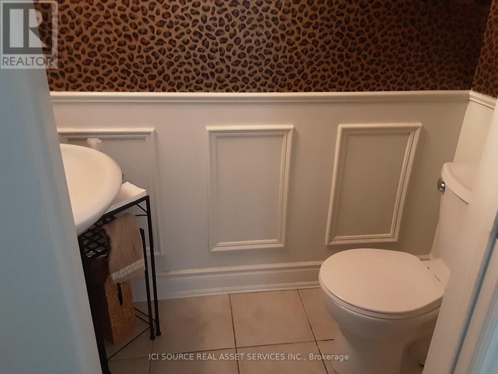 72 Tuscany Grande, New Tecumseth, Ontario  L9R 0E2 - Photo 3 - N12439208