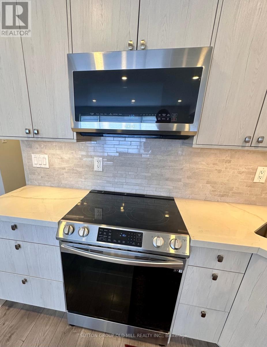 1032 Burnhamthorpe Road E, Mississauga, Ontario  L4Y 2X6 - Photo 12 - W12339050