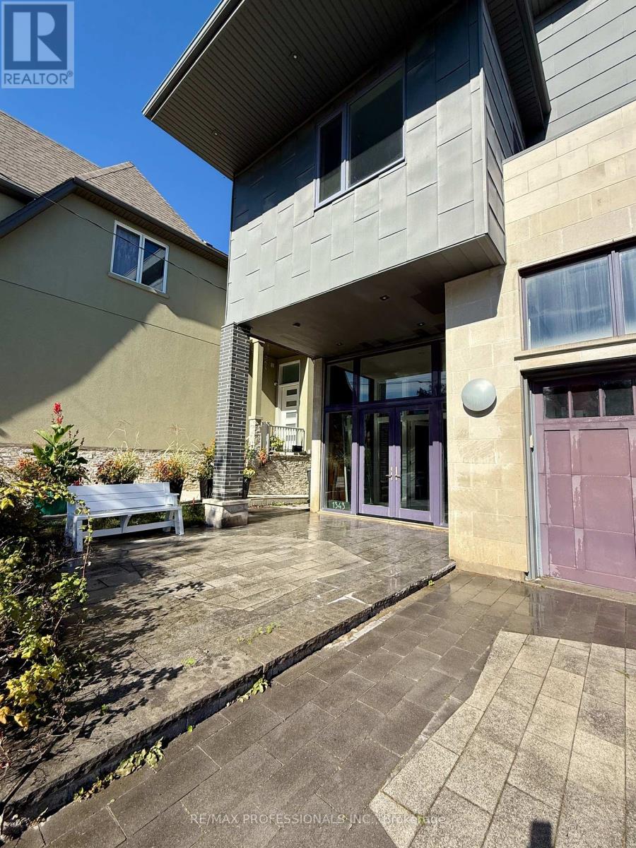 1343 Alexandra Avenue, Mississauga (Lakeview), Ontario  L5E 2A8 - Photo 3 - W12440830