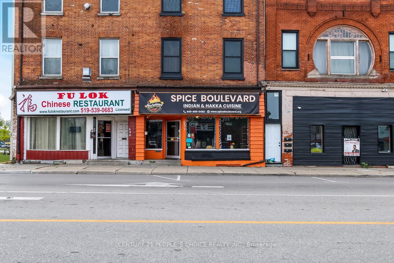 694 DUNDAS STREET, Woodstock, Ontario