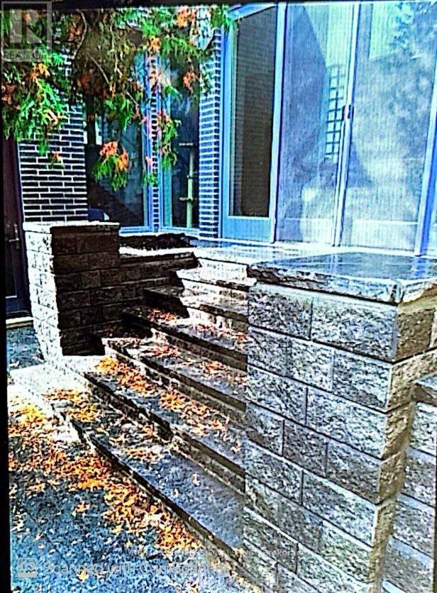 1343 Alexandra Avenue, Mississauga (Lakeview), Ontario  L5E 2A8 - Photo 26 - W12440830