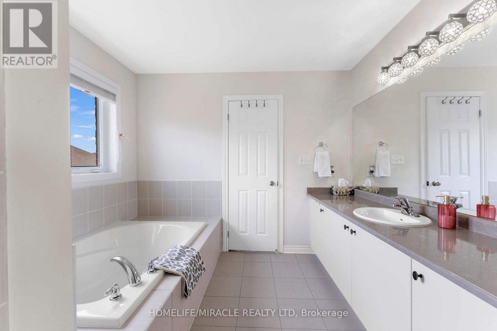 925 Greenhill Avenue, Oshawa (Taunton), Ontario  L1K 0X9 - Photo 42 - E12441714