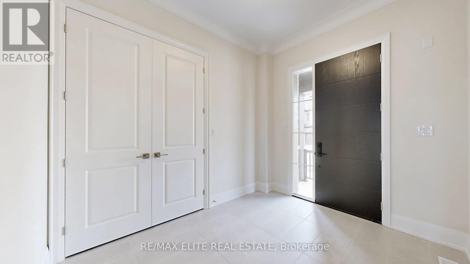 11 Dwell Avenue, Markham, Ontario  L6C 3R3 - Photo 3 - N12441712