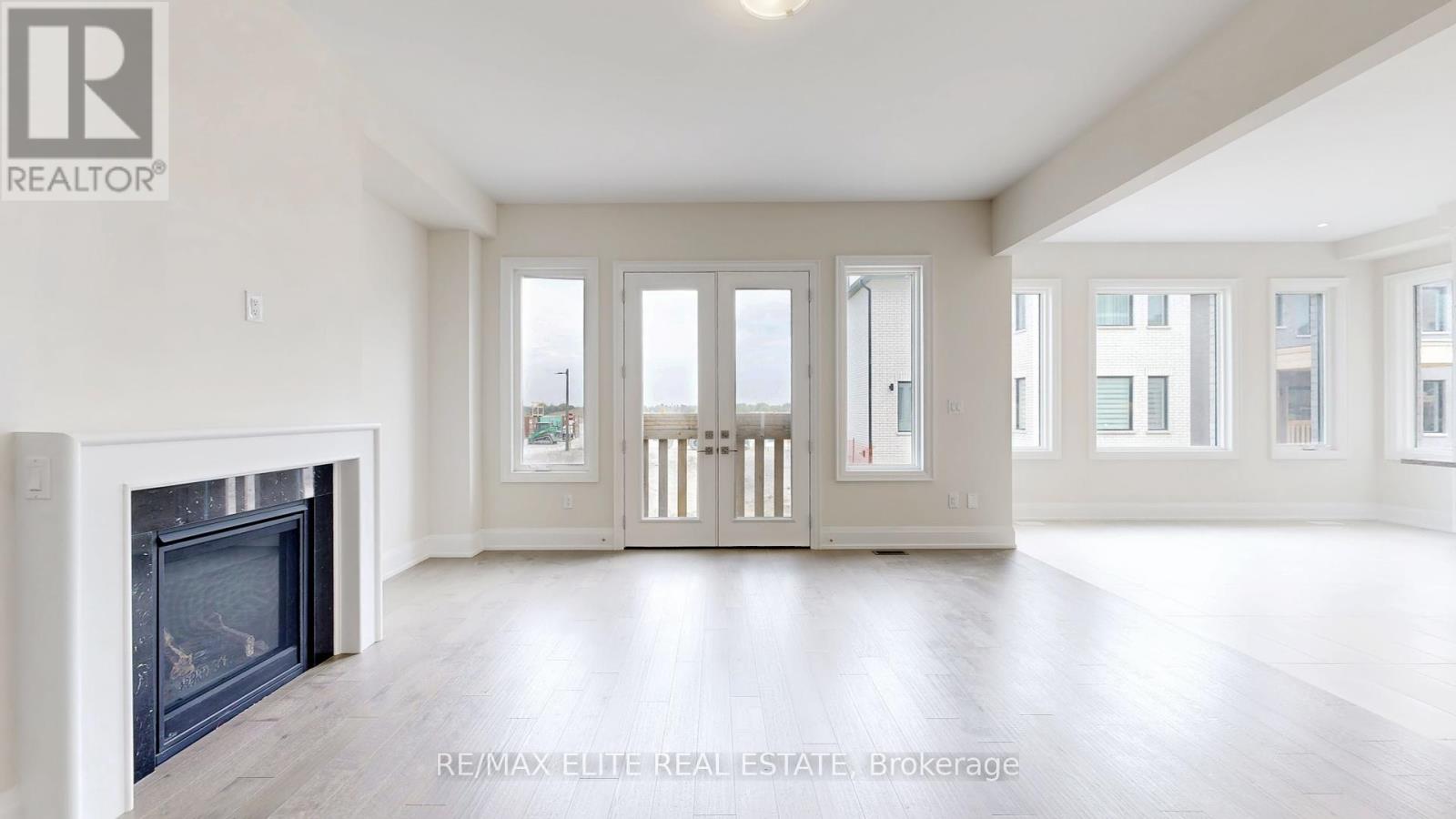 11 Dwell Avenue, Markham, Ontario  L6C 3R3 - Photo 4 - N12441712