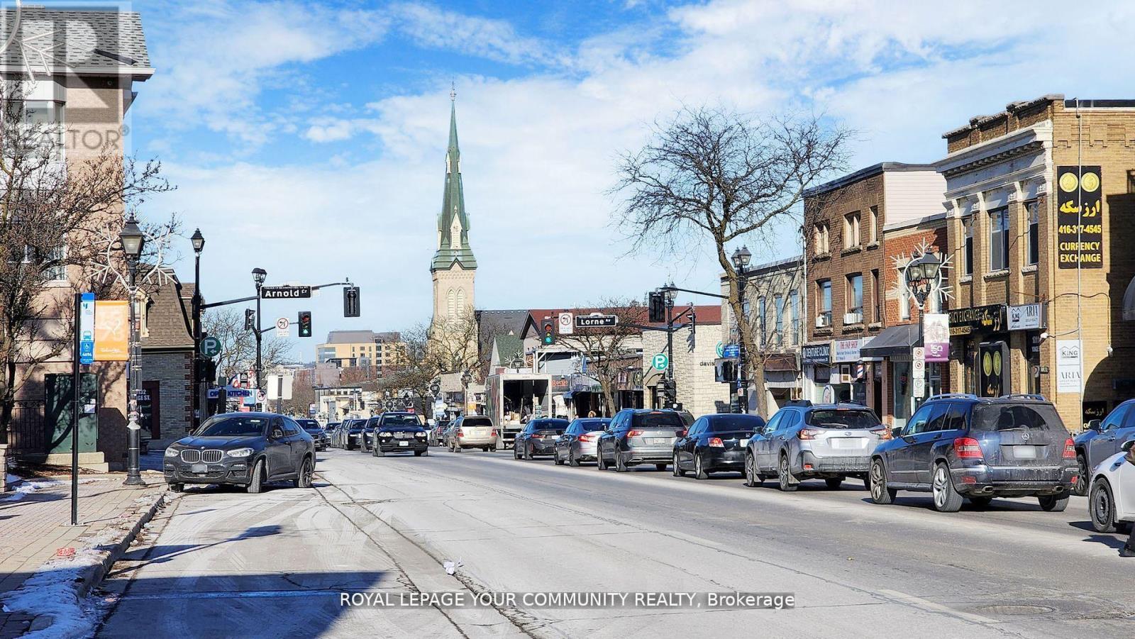 303 - 10101 Yonge Street, Richmond Hill, Ontario  L4C 0V6 - Photo 4 - N12441731