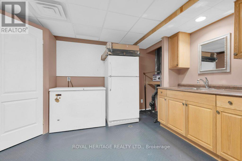 23 Magnolia Court, Belleville, Ontario  K8P 5M7 - Photo 35 - X12441780