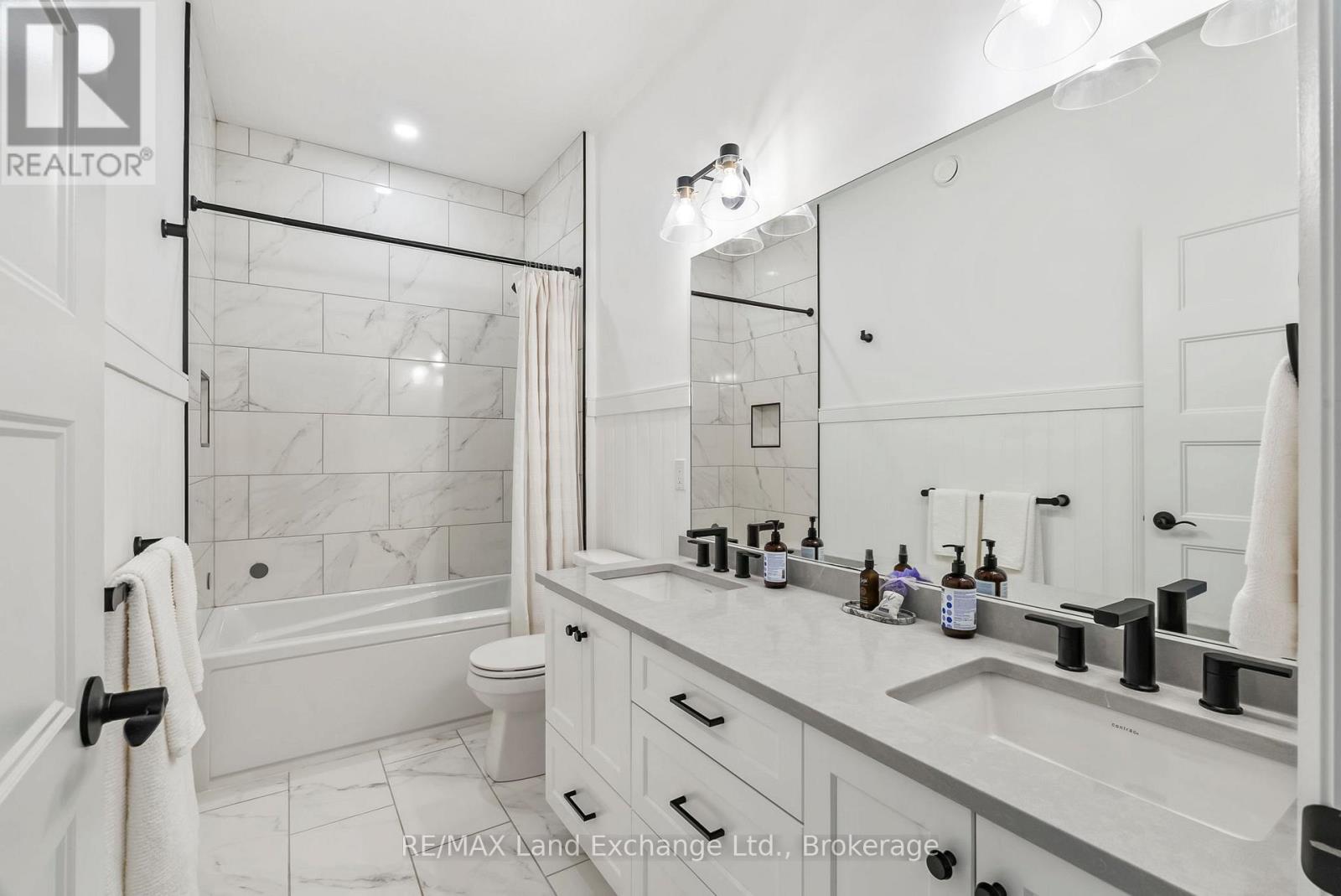 29 Westlinks Drive, Saugeen Shores, Ontario  N0H 2C3 - Photo 34 - X12441749