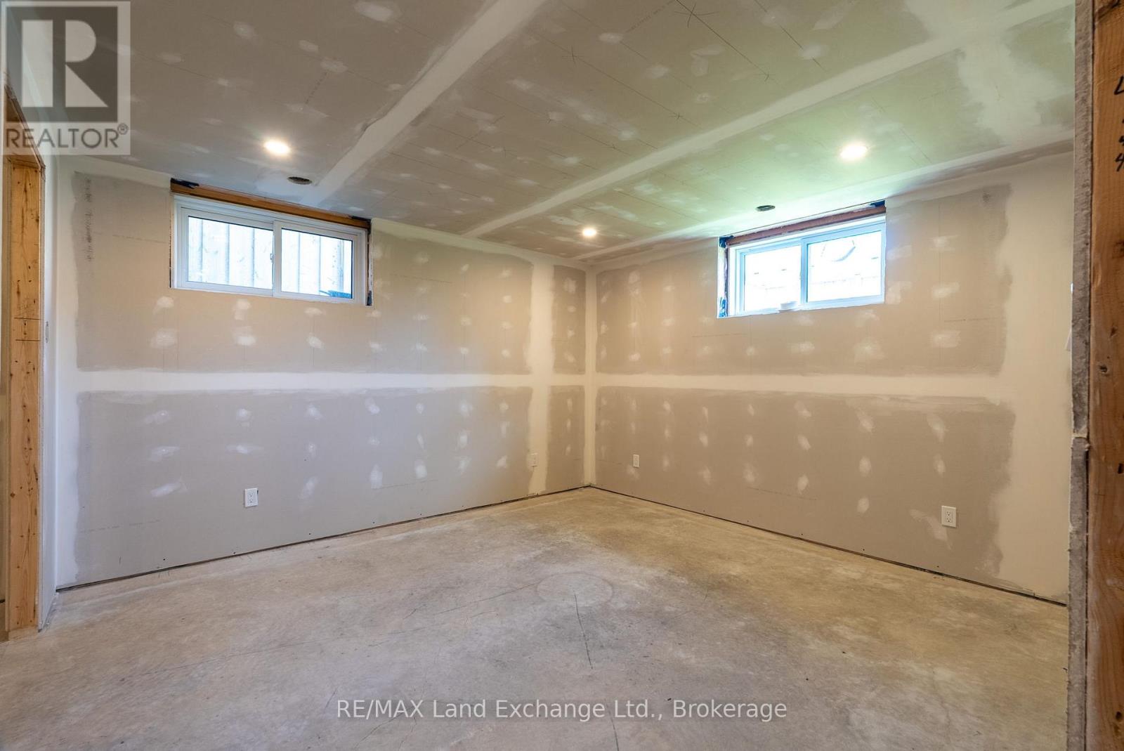29 Westlinks Drive, Saugeen Shores, Ontario  N0H 2C3 - Photo 41 - X12441749