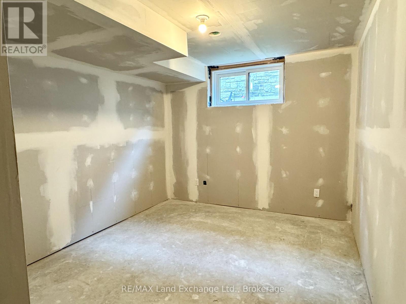 29 Westlinks Drive, Saugeen Shores, Ontario  N0H 2C3 - Photo 42 - X12441749