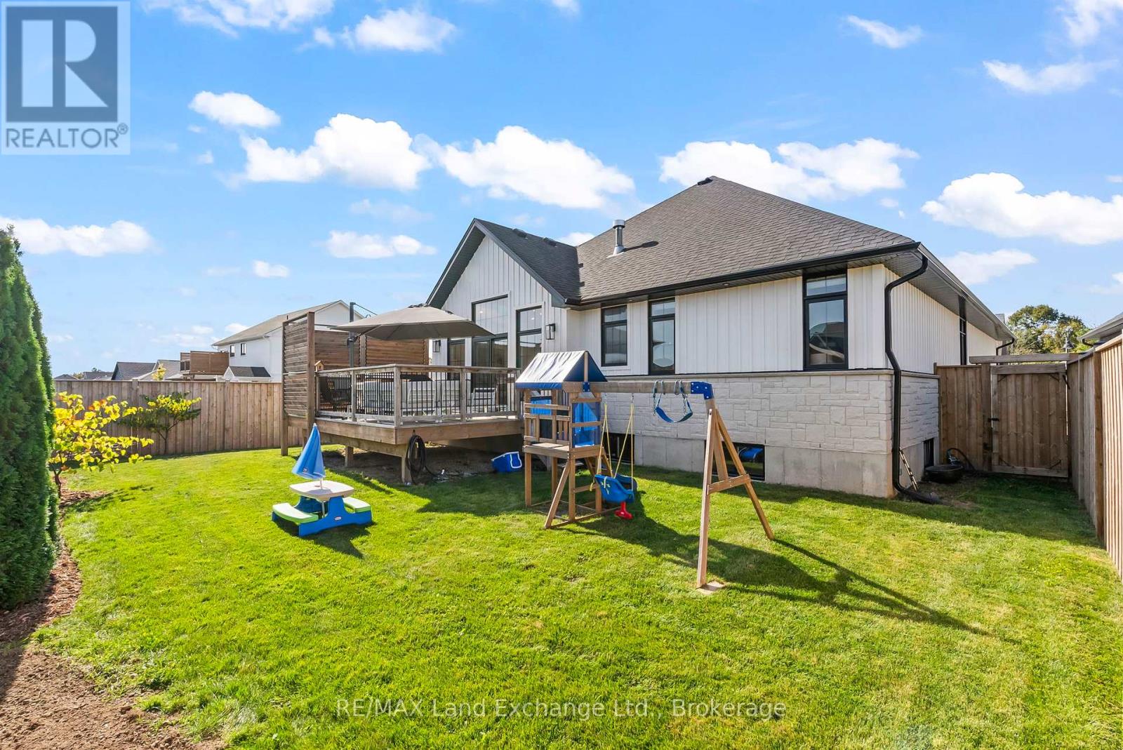 29 Westlinks Drive, Saugeen Shores, Ontario  N0H 2C3 - Photo 45 - X12441749