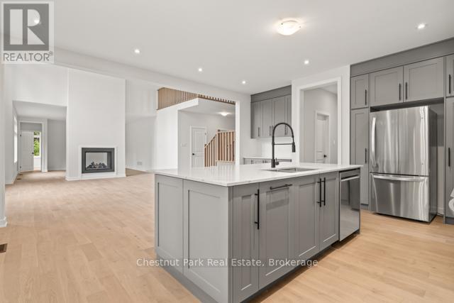 87 - 1019 Pondview Court, Lake Of Bays (Franklin), Ontario  P1H 2J6 - Photo 12 - X12441767