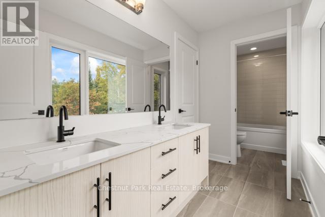 87 - 1019 Pondview Court, Lake Of Bays (Franklin), Ontario  P1H 2J6 - Photo 32 - X12441767